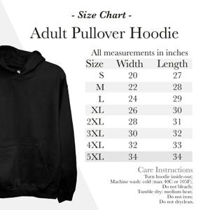 Puede incluir: Tabla de tallas para una sudadera con capucha para adultos. La tabla muestra las medidas de ancho y largo en pulgadas para las tallas S a 5XL.