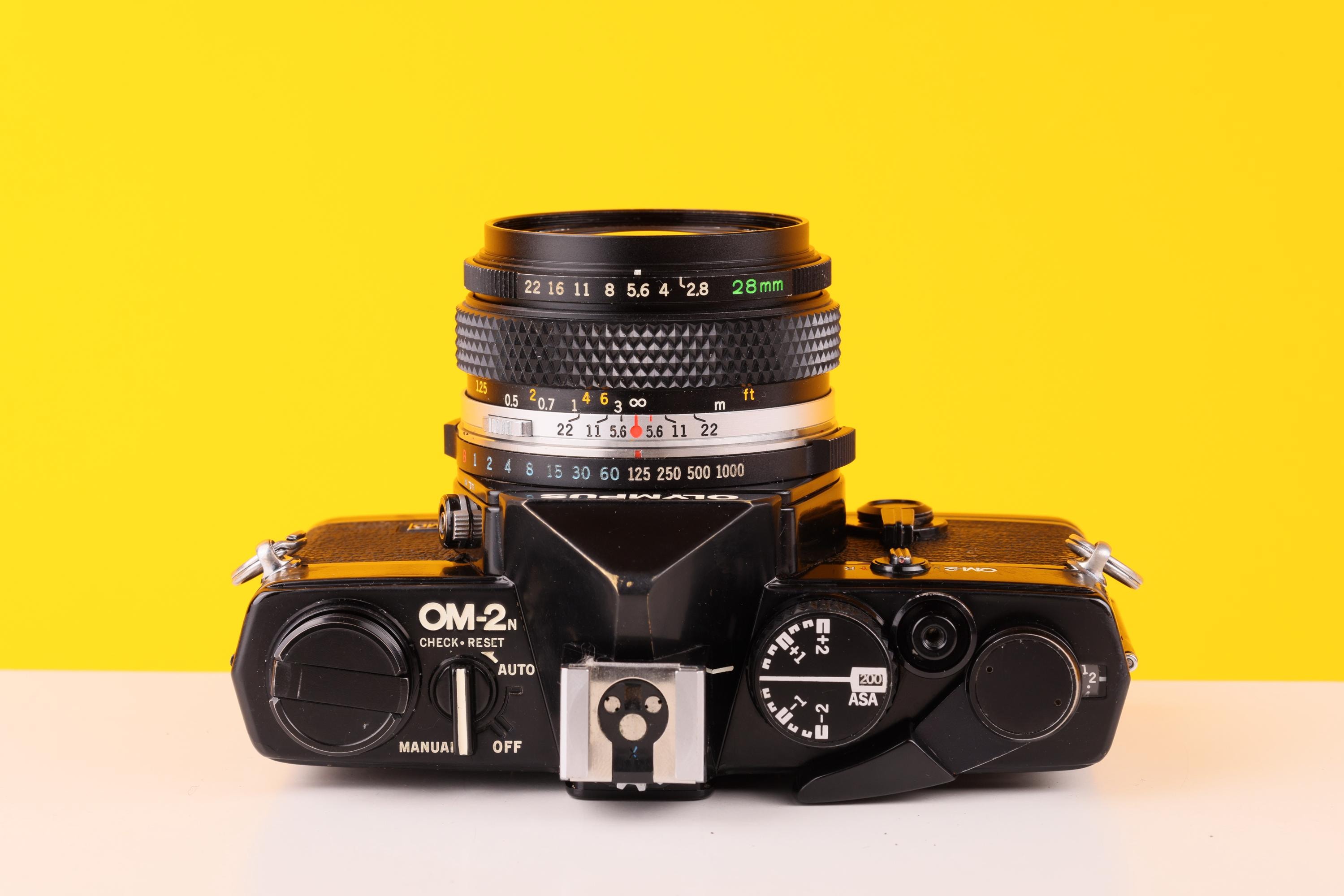 オリンパス OM-2n MD ブラック 35mmフィルムカメラ（ズイコー 50mm f