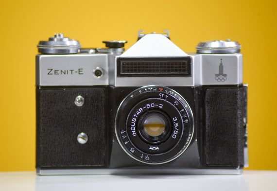 Appareil photo argentique Zenit E Vintage Metal 35mm SLR