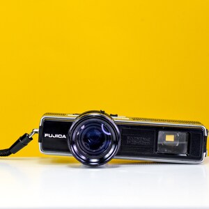 Fujica Pocket 350 Zoom Compact 110 Film Camera Fujinon Z 25-42mm Lens FLASH