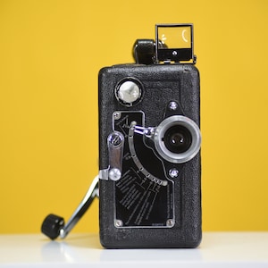 Kodak Cine Model B Camera 16mm Film with Original Leather Case