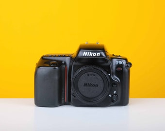 Appareil Photo Argentique Nikon F50 Boîtier Noir, 35 Mm, Exposition Auto, Flash Intégré, Testé