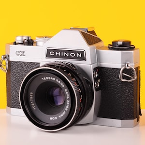 Chinon CX 35 mm Filmkamera mit Carl Zeiss Jena 50 mm f.2,8 Objektiv