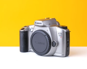 Boîtier de l'appareil photo reflex Canon EOS 3000n 35 mm