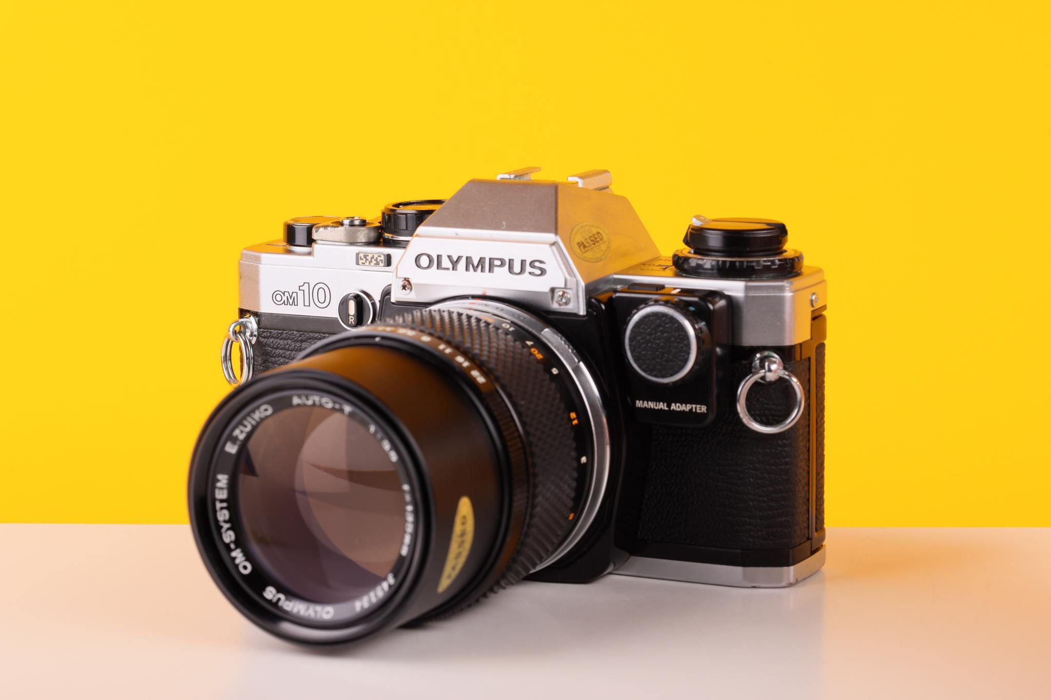 オリンパス OM10 ヴィンテージ一眼レフフィルムカメラ（ズイコー135mm