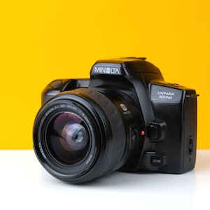 Minolta Dynax 303si with Minolta 28 - 80mm f4-5.6 Zoom Lens
