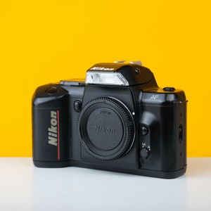 Nikon F-401 AF SLR 35mm Film Camera Body Boxed