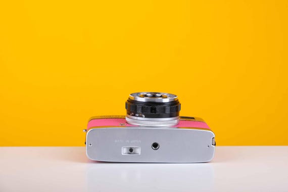 Olympus Trip 35 Vintage 35mm Film Camera With Zuiko 40mm F2.8 Lens