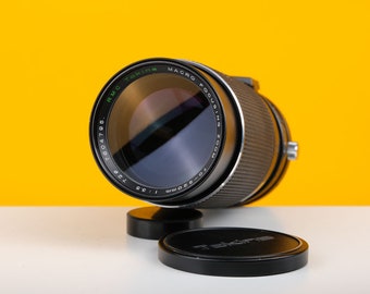 Tokina Macro Focusing 70-220mm f/3.5 Zoom Lens M42 Mount