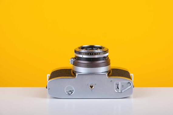 Topcon R 35mm Film Camera With Seikosha-slv 50mm F2.8 Lens