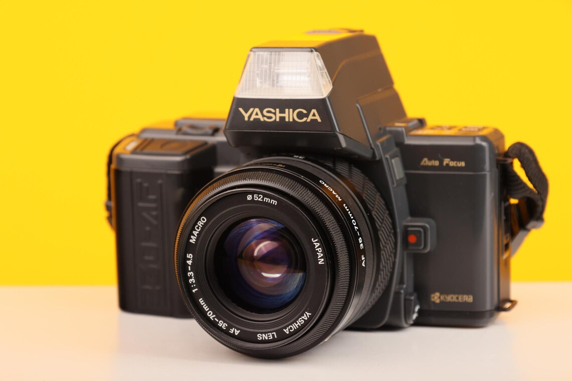 Yashica 230 AF, foto 1 di 5
