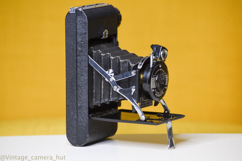 Penguin Kershaw Eight-20 Vintage Folding Camera 1951 Medium Format Good Condition