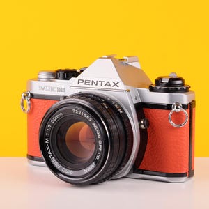 Pentax ME Super Vintage 35 mm Filmkamera mit SMC Pentax-M 50 mm f/2 Objektiv