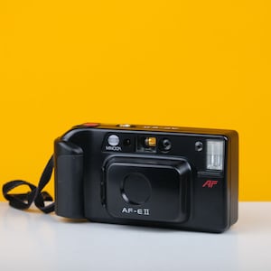 Minolta AF-E 2 Vintage 35mm Film Camera Point and Shoot