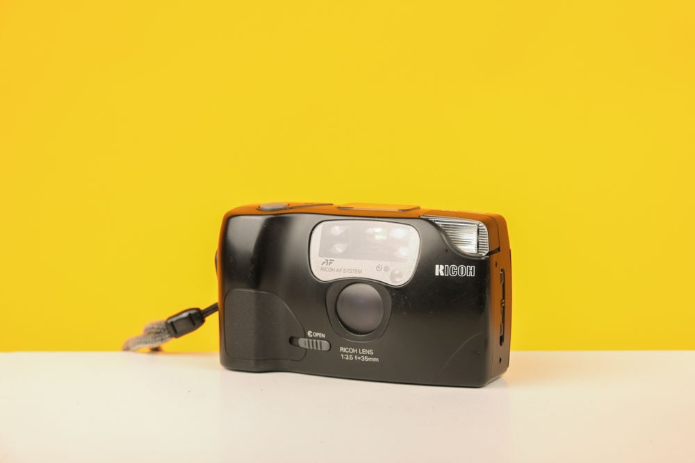 カメラ RICOH コンパクトフィルムカメラ 35mm f3.5 FF-9s