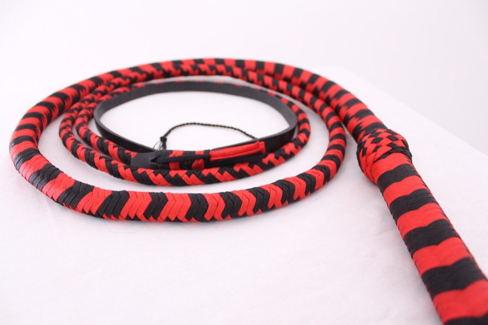 8 Ft Paracord Nylon Bullwhip Heavy Duty Red & Black Whip Etsy UK