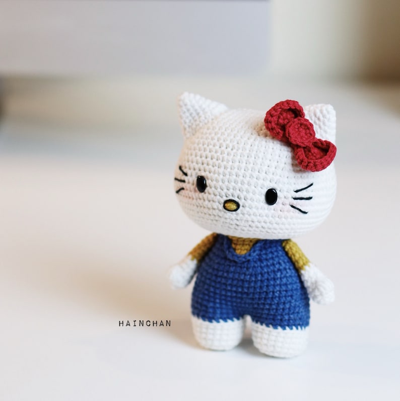 Charmant Kitty haakpatroon van Hainchan grillige kat Amigurumi gids, Instant PDF downloaden, handgemaakte speelgoedhandleiding afbeelding 1