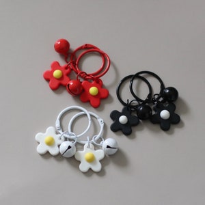 Sleutelhangerset madeliefjebloem | 15 charmante tashangers met bloemen | Bulkcadeauset met gratis wereldwijde verzending!