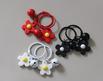 Daisy Flower Keychain Pack | 15 Charming Floral Bag Charms | Bulk Gift Set with Free Worldwide Shipping!