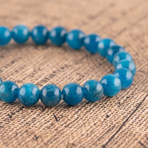 Bracciale apatite blu intenso naturale, uomini e donne, guarigione del cristallo, calmante, motivazione del chakra della gola, energia edificante, braccialetto stretch, 8 MM