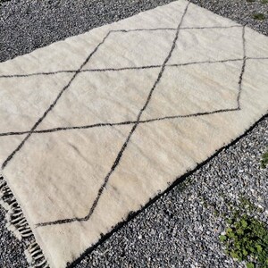 Tapis Marocain Berbère 6.5x10 Ft - Laine Tuftée Main - Blanc Cassé Moderne