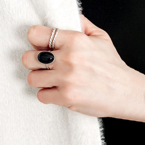 Black Agate Ring sterling silver, Oval Agate Ring, Crystal Healing Jewelry, Aquarius Birthday Gift, Adjustable ring for her,Black stone ring