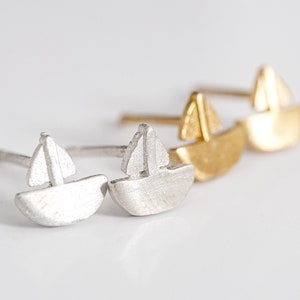 Tiny Silver Summer Boat Stud Earrings, 24K Gold Plated Boat Studs, Minimalist Earrings, Everyday Jewelry, Recycled Eco Silver SailBoat Studs