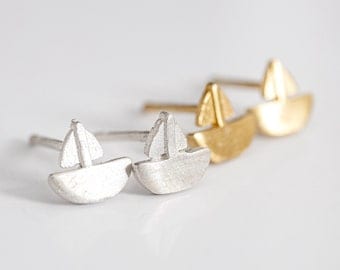 Tiny Silver Summer Boat Stud Earrings 14K Gold Plated Boat Studs Minimalist Earrings Everyday Jewelry Recycled Eco Silver SailBoat Studs