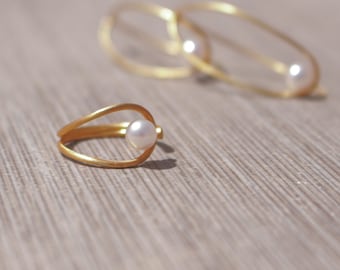 Freshwater pearl ring, silver wedding jewellery,Real freshwater pearl ring, Sterling silver bridal ring,Bridesmaid pearl ring, Pearl Jewelry