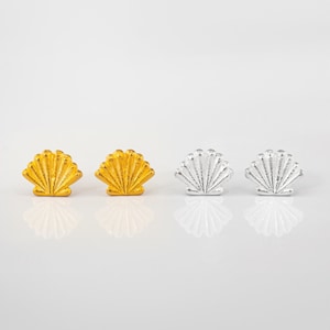 Seashell Summer stud Earrings Sterling silver, Scallop Earrings, Seashell posts, Summer Jewelry, Beach earrings, Girls earrings