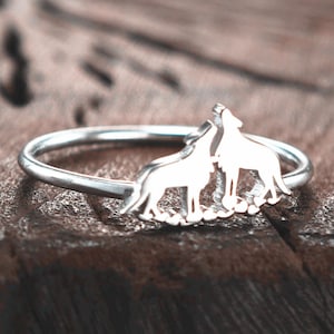 Handgjord dubbel vargring i sterlingsilver: Smycken till hustrun i present
