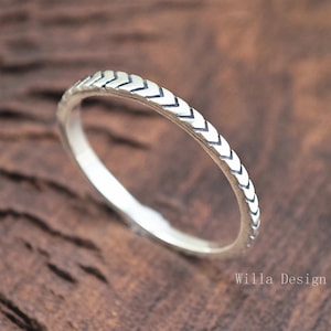 Silver V shape Ring