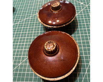 Ramekins de gres marrón casco vintage con tapas
