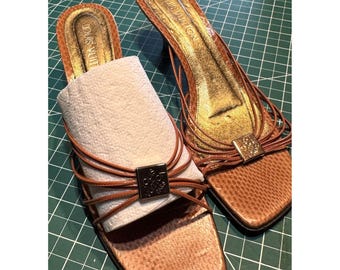 Louis Vuitton Womens Snakeskin Beige Heel Sandals Size 8 With Gold Accents VTG