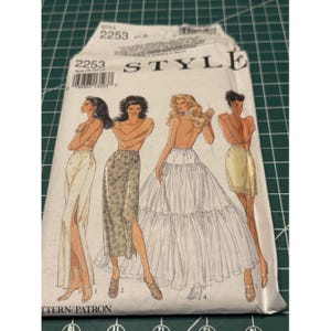 Style 2253 Sewing Pattern Misses Underskirt & Half Slips Size A SM-LG 8 Pieces