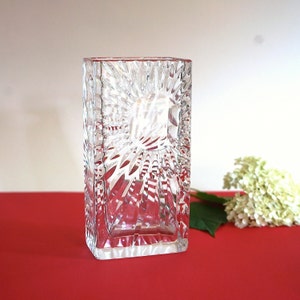 Vintage lead crystal glass vase graphic hand-cut patterns - 1960s