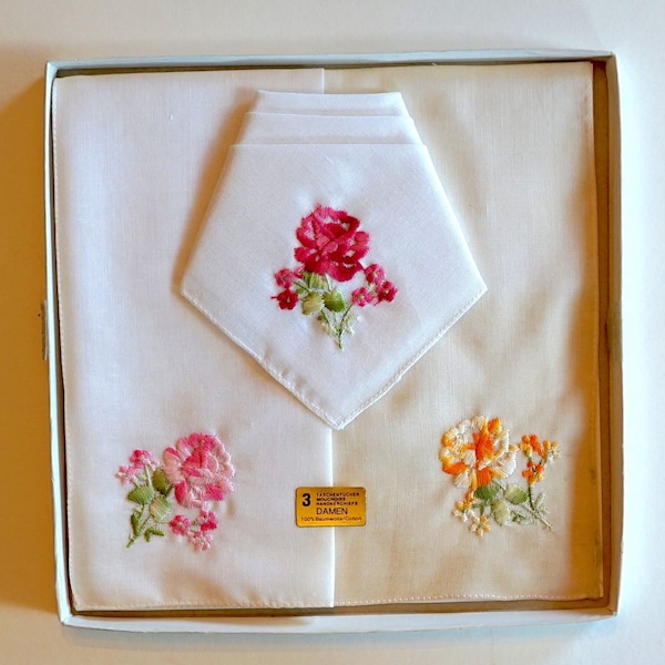 Vintage Taschentücher bestickt mit Rosen in originaler Schachtel - unbenutzt