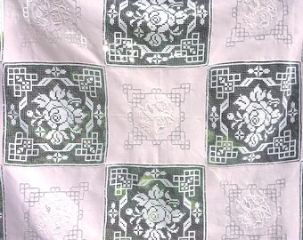 Mantel vintage rosa suave Rose Dream con bordado filet y 6 servilletas | Hecho a mano en los años 50