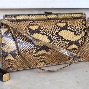 Borsa in pelle vintage con effetto pelle di serpente beige