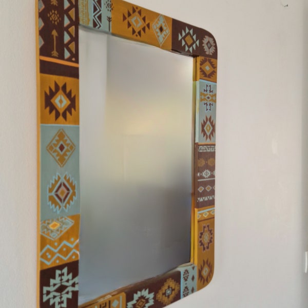 Miroir en bois, style ethnique, motifs berbères, couleurs chaudes, H62 x L40