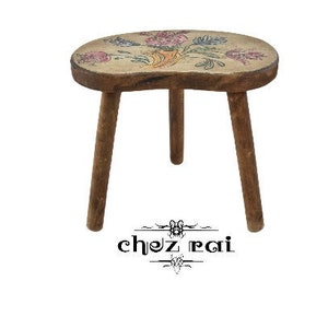 Vintage Beautiful Small Wooden Kidney Shaped Hand Painted Stool Tabouret Plant Stand Farmhouse Cottage Flowery Three Legged Stool / Chez Rai