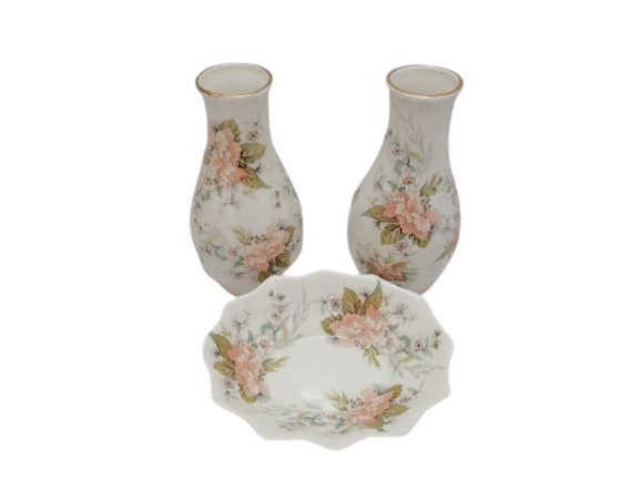Vintage Paire de Vase Anglais en Os Chine et Plat Fenton Fine Porcelaine Étagère Décorative Affichag