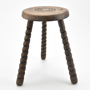 Vintage French 17&quot; Wooden Round Bulls Eye Stool Plant Stand Room Display Farmhouse Cottage Barn Wood Tabouret / ChezRai