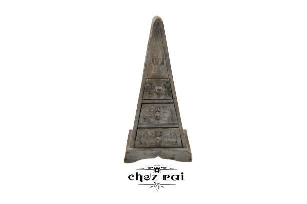 Vintage en Bois Sculpté à La Main Armoire de Tiroir Pyramide Africaine avec Trois Tiroirs Table sur 