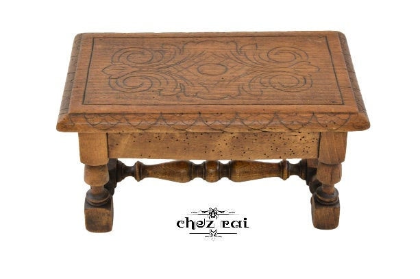 Vintage Tabouret en Chêne Sculpté Repose-Pieds en Bois Escalier Mini Banc Plant Stand Pendaison Noun