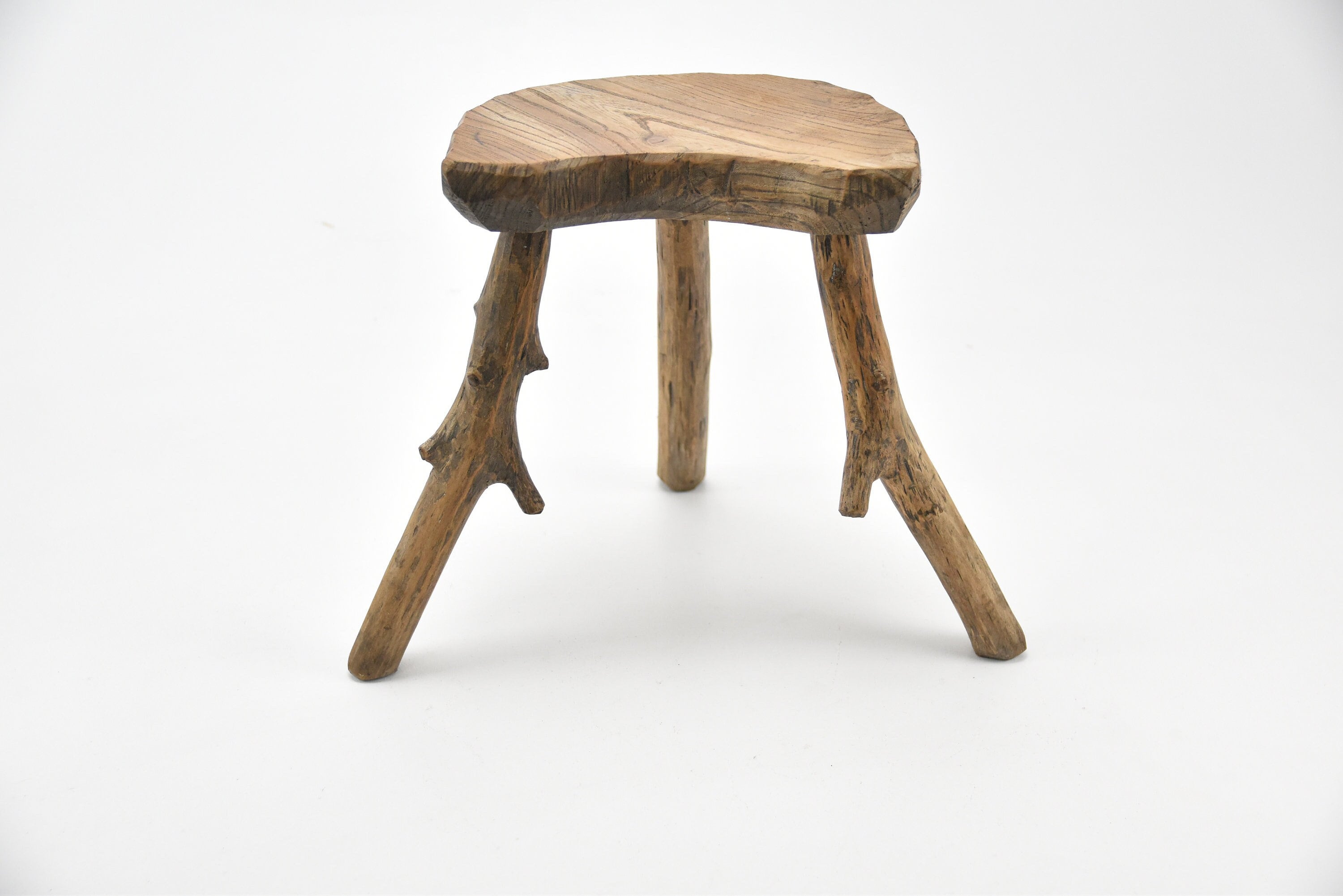 Petit Tabouret À Pattes De Branche En Bois Rustique Français 13 Po, Support Plante, Présentoir Ferme, Chalet Vintage Tabouret/Chezrai