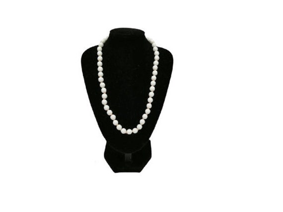Vintage 1960's White Ceramics Necklace A Single Strand Of Pure White Ceramic Beads With Push In Button Clasp Great Gift For Her / Chez Rai
