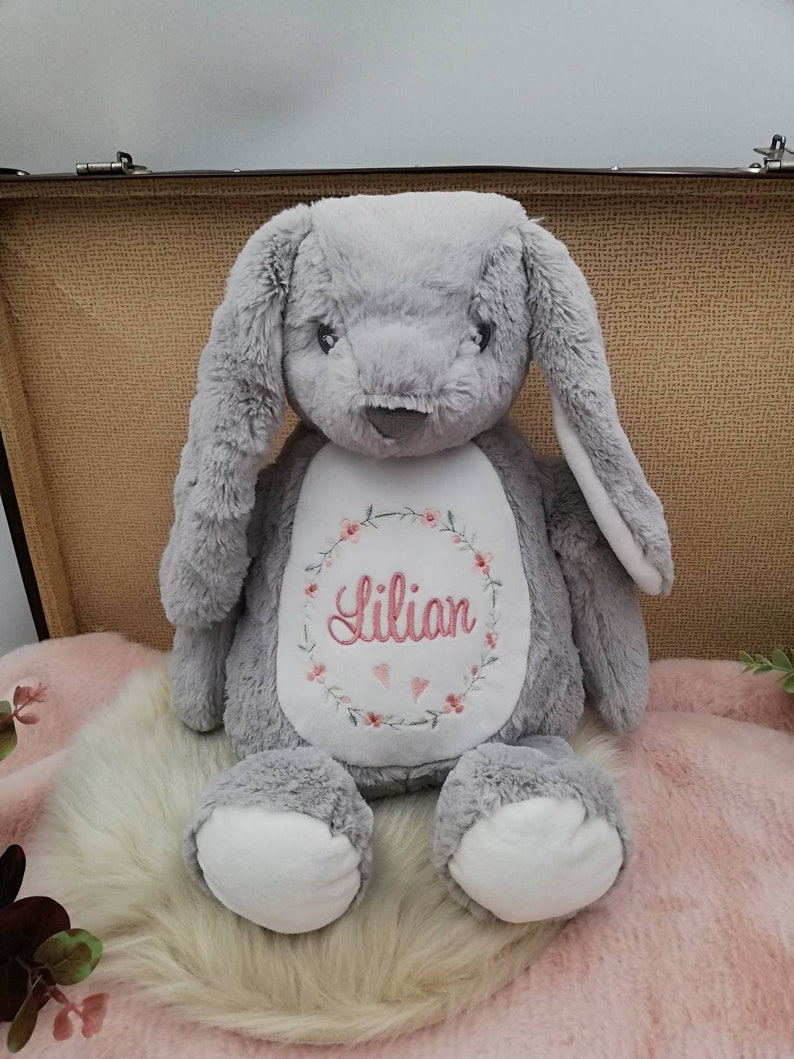 Kuscheltier mit Name, Stofftier Hase, personalisiert, bestickt, Blumen, Kranz, Mädchen, Junge, Taufe, Baby Geschenk, Konfirmation Bild 6