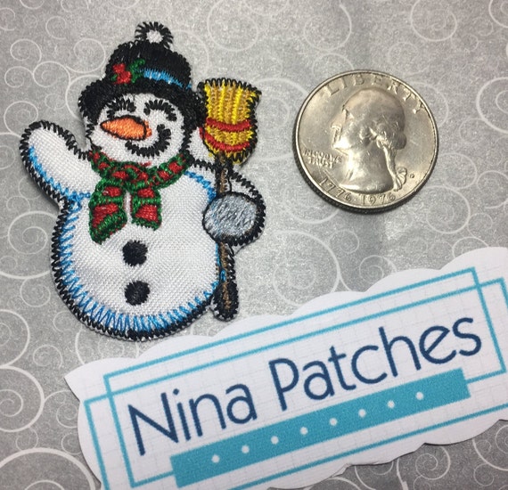 CUTE SNOWMAN iron-on PATCH embroidered APPLIQUE FROSTY WINTER HOLIDAY CRAFT