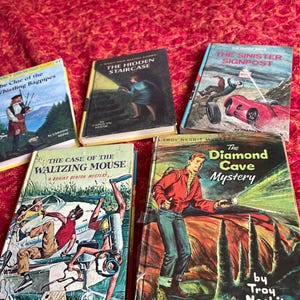 Hardy Boys und Nancy Zeichnete Vintage Detektiv Bücher